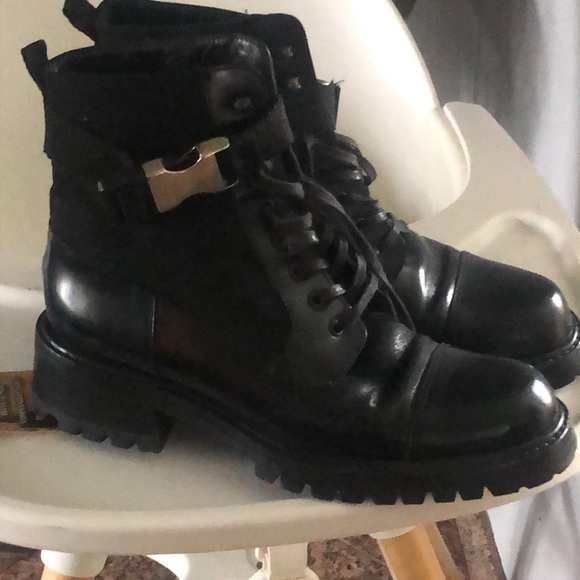 Prada boots - Picture 3 of 8